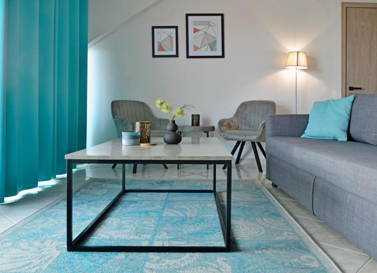 Joya Ofrynio Stylish Suites Ofrínion Eksteriør bilde